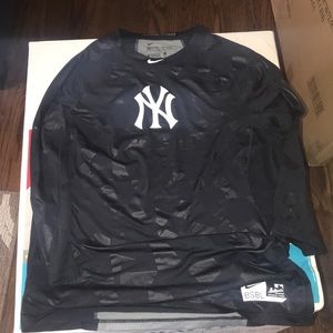 Nike New York Yankees Dri Fit 3/4 Sleeve Jersey